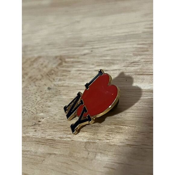 RARE PIN- I LOVE NEW YORK - COUNTRY - USA - HEART - TOURISM - 1980s - Picture 4 of 7